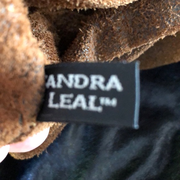 Unbuckle suede & leather messenger bag - Picture 6 of 6